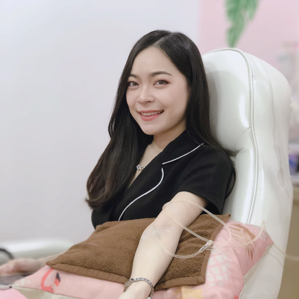 IV Drip Aura Program Vitamin Drip for Skin 1 time achieves 3 benefits: Bright and clear skin + Smooth and soft skin + Dewy glow Only Asok available at Asok branch.